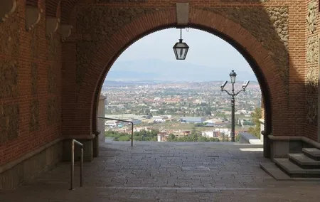Poblet & Priorat Monastery - Small group and hotel pick up from Barcelona