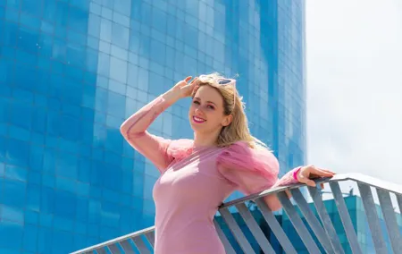 Barcelona: Professional Photoshoot by the Beach