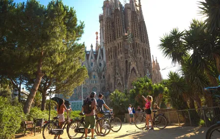 Barcelona: City Highlights Bike Tour