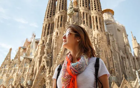 Sagrada Familia and Barcelona City Tour with Montjuïc Cable Car