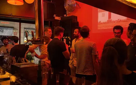 Go out like a local, pub Crawl / Tour in Raval - Barcelona