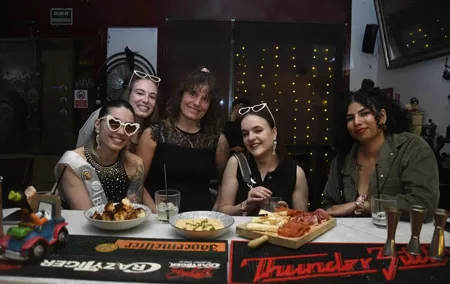 Barcelona Alternative Street Art, Graffiti and Tapas Tour