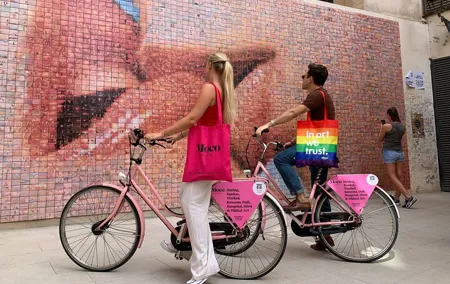 Barcelona: Moco StreetArt bike tour