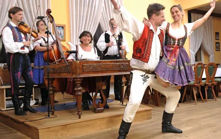 Folklore Evening with Music and Dinner