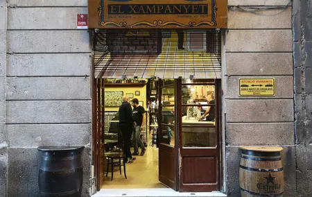 Vintage Barcelona: Historical bars & restaurants Exploration Game