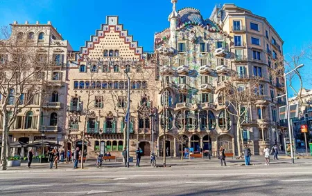 The wonders of architecture 2 hours on foot in Barcelona