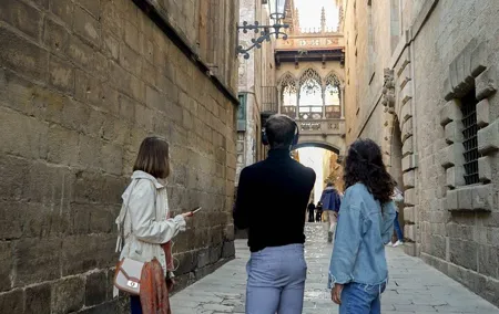 Private Tour Mysterious route with Escape Room through the Gothic Quarter