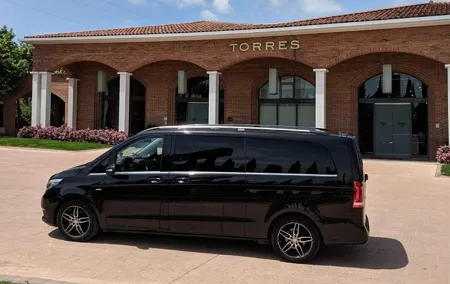 Transfer airport Barcelona to Barcelona city centre. (1 to 15 pax)