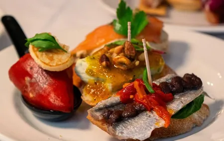 Barcelona: Self Guided Tapas and Wine Tour at Born