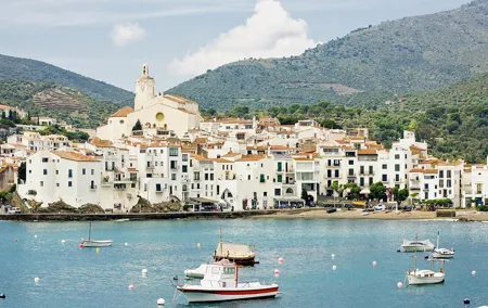 Private tour of Dali Museum in Figueras and Cadaques from Barcelona with pick up