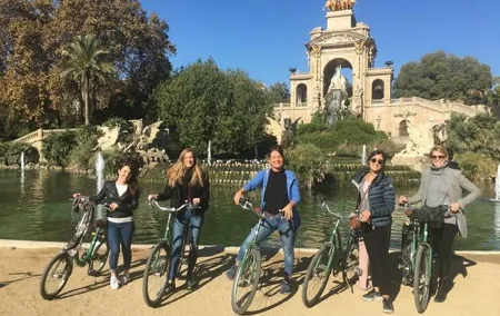 Barcelona Evening Small Group Bike Tour with Cava | with Private Option