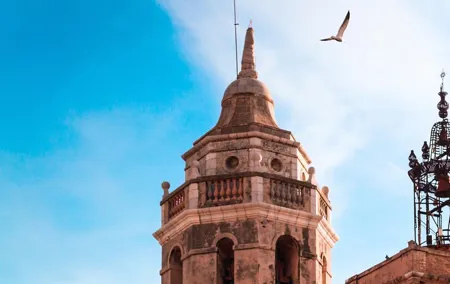 Private Sitges Tour with Wine Tasting, Chocolate & Local Lunch