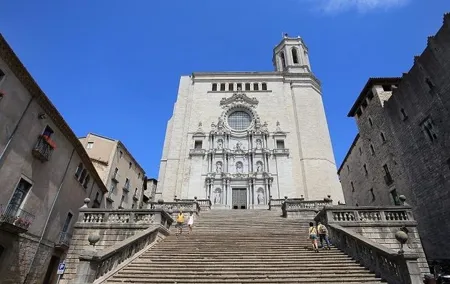 Full Day Girona and Besalu Private Tour
