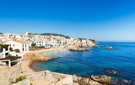 Costa Brava Luxury Tour Boat and Lunch from Barcelona