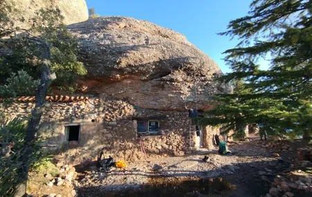 Ascension to Sant Jeroni and bivouac night in Montserrat