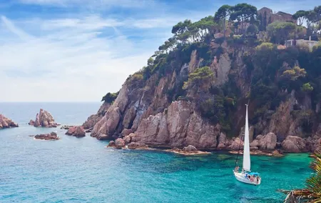 Costa Brava: Sailing and Snorkeling