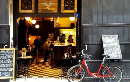 Tapas, Wine, and Culture: A Bike Ride Through Barcelona’s Heart