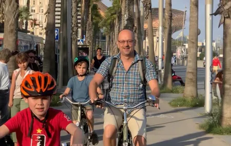 2.5h E-Bike Tour: Parks, Gardens, Beach & Panoramic City Views