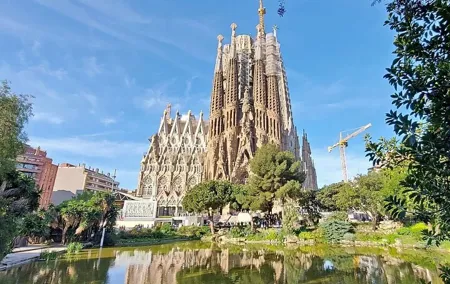 Private 4 Hours Sightseeing Tour in Barcelona