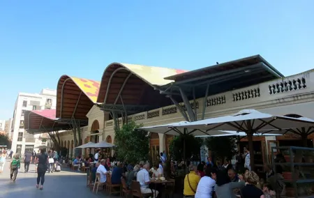Barcelona El Born Tour with Tapas and Drinks Tasting