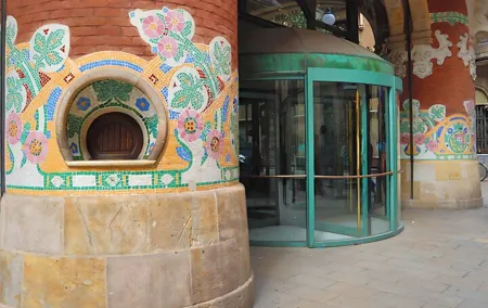 Barcelona Urbanism Ancient to Modern tour 4h