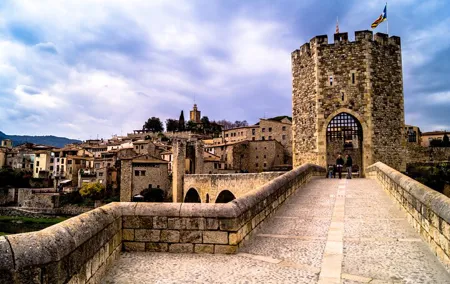 Full Day Car Trip from Barcelona to Medieval Towns of Catalonia