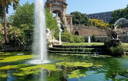 Explore El Born District: Private Half-Day Walking Tour