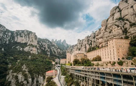 5-hour Montserrat tour: nature, history & art from Barcelona