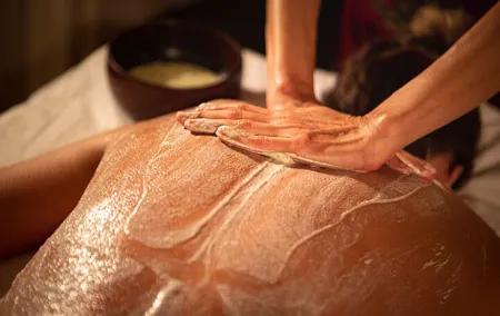 Exfoliating and Moisturizing Body Treatment of 60 min in THAI MASSAGE ALURA