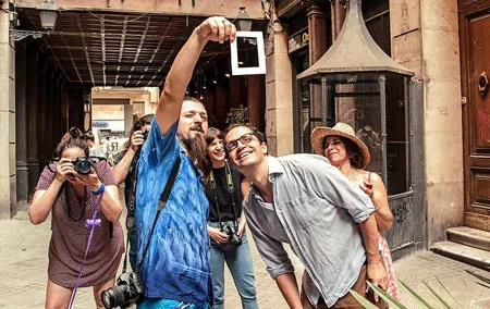 Private Photography Walking Tour with a Local