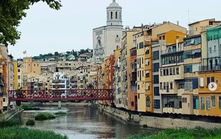 Discover Girona: Private Guided Day Trip by Public Transport