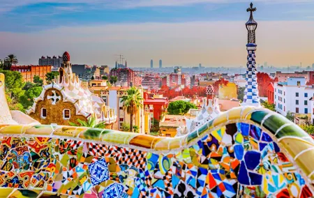 Barcelona Old Town and Top Attractions Private Car Tour