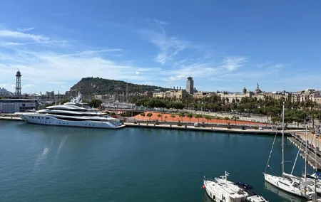 Barcelona walking tour about XIX century & boat trip, small group