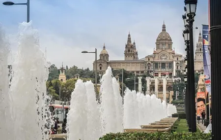 Private Contrast Barcelona Tour (4 Hours) - From Barcelona