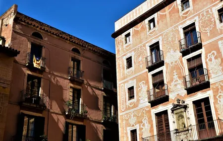 The Secrets of Barcelona's Old Town city game