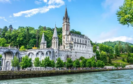 Private Transfer from Barcelona to Lourdes in France