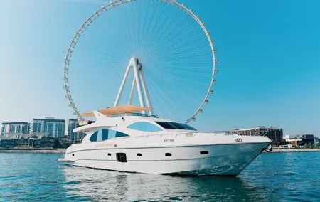 Dubai Marina 1-Hour Yacht Tour with Drinks