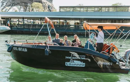 Top Private Cruises in Paris with French Champagne and surprises