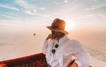 Dubai Balloon Ride and Breakfast, Camel, Falconry and Transfers
