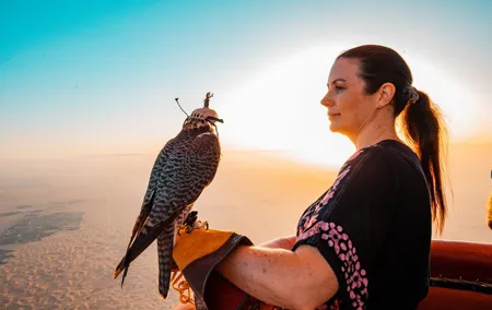 Deluxe Dubai Balloon Ride with Breakfast and Falconry Show