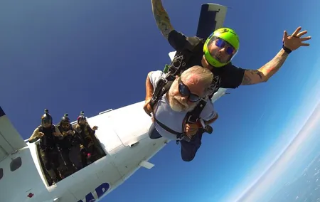 Private Skydive in Dubai at 13,000ft with Transfer Options
