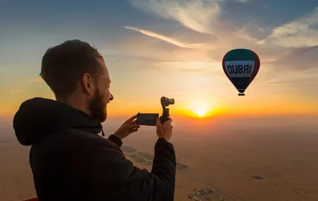 Dubai: Overnight Desert Safari and Sunrise Hot Air Balloon Ride