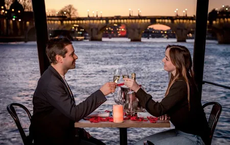 Paris Seine River Dinner Cruise with Champagne and Window Seating