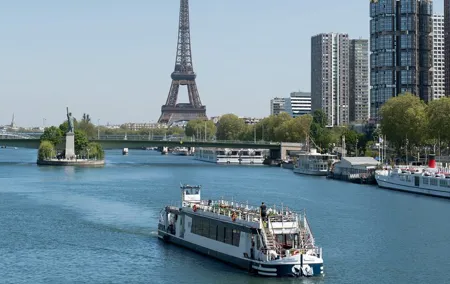 Paris Theo Boat Seine River Italian Trattoria Style Dinner Cruise