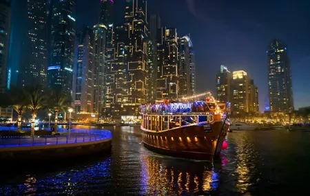 Dubai Marina: Luxury Dhow Dinner Cruise with Hotel Transfer