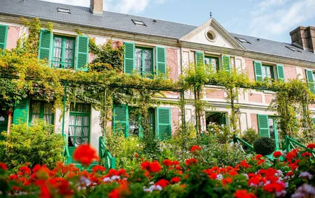Giverny Monet's House & Versailles Palace Day Trip from Paris