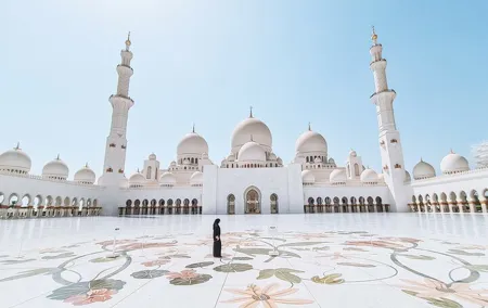 Abu Dhabi City Tour from Dubai: Qasr Al Watan, Emirates Palace, Mosque