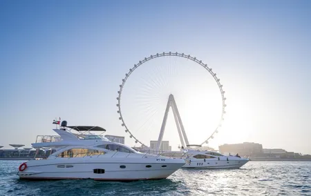 Luxury Dubai Yacht Tour with Food & Drinks – Multiple Timings