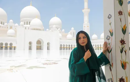 From Dubai To Abu Dhabi: Royal Palace, Grand Mosque &Etihad Tower