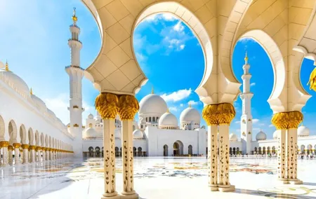 Half-Day Grand Mosque Tour from Dubai with a guide